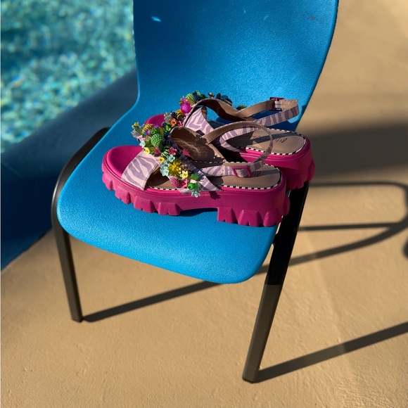 Betsy Johnson Selah Platform Sandals Pink Multi Charm Embellished Lug Sole 8 - Picture 3 of 9